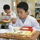 上三川の給食に「ふくべ汁」　郷土の味、子どもら満喫　お代わりも