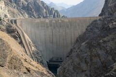 【イランで深刻な水不足】治水対策の不備に市民怒り