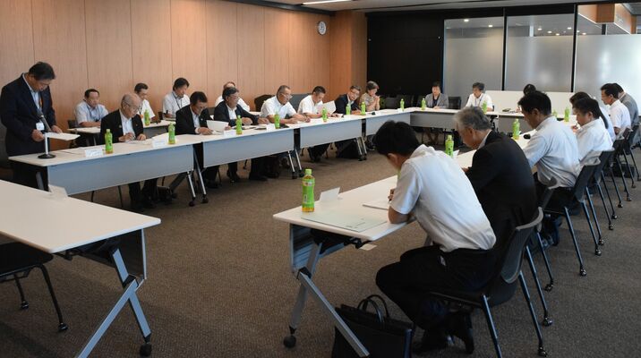 事業内容などを確認した市地域雇用創造協議会の設立総会