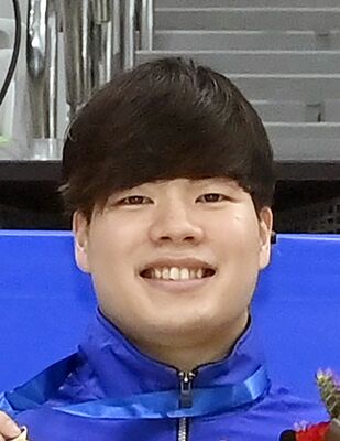 須山晴貴