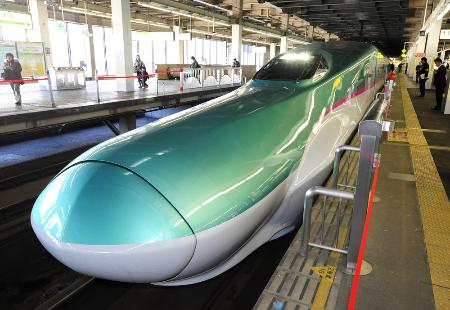 　東北新幹線のＥ５系車両