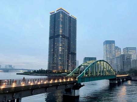 　ライトアップされた旧晴海鉄道橋