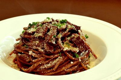 パンチェッタと唐辛子のスパゲッティチョコレート風味