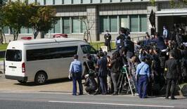 法廷への持ち込み、ペンも禁止