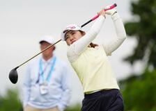 古江彩佳８位、首位と６打差