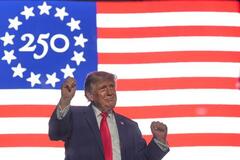 トランプ氏、祝賀を政治化