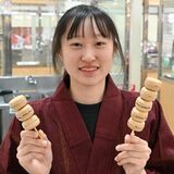 秋田での学びを紹介　宇中女高出身萩原さん、FKDで「射貫もなか」販売中　来年１月５日まで