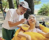 飲食店の「ノー」で入店断念…流動食の子、必死の頼みも届かず