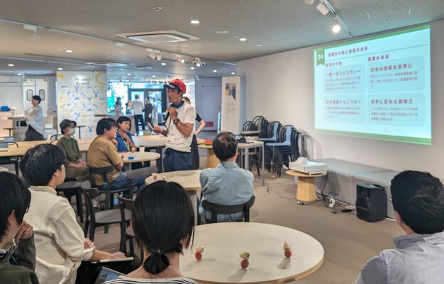 町内のイチゴ農園の関係者を招き、益子町が渋谷キューズで開いた交流会のイベント