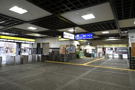 　テナントを誘致できそうな広さが印象的な大師前駅の１階コンコース