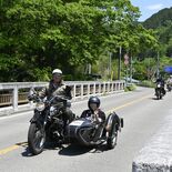 メグロのバイク60台、初夏の那須烏山を快走 カフェミーティングに愛好者…
