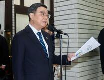 台湾、中国外相のけん制に反論