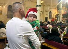 ガザ、爆撃音ないＸマス祝祭行事