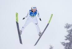 丸山希は８位、高梨沙羅１１位