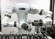 ロボットが医学実験を自動遂行