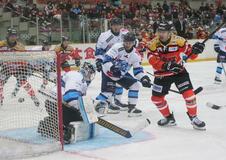 バックス ３連覇王手