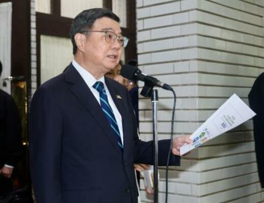 　７日に訪日した台湾の卓栄泰行政院長＝１０日、台北市（中央通信社＝共同）