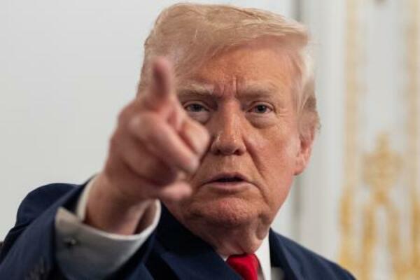 トランプ米大統領=27日(AP=共同)