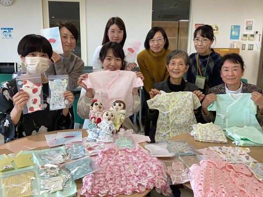 流産や死産を経験した人の支援をする「カーネーションの会」メンバーら