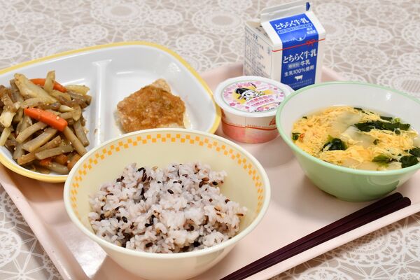 市制施行７０周年を記念した「与一くんランチ」