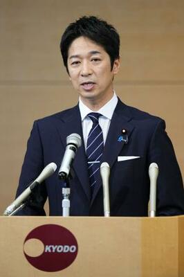 　共同通信加盟社編集局長会議で講演する日本維新の会の藤田共同代表＝２３日午後、東京・東新橋