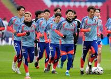 サッカー日本代表試合会場で調整