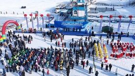 凍った川でのレースで世界中の若者が団結:オックスフォードとケンブリッジ…