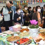 佐野で７年ぶりニューイヤーパーティー　世界の料理や日本の遊び　国際交流…