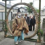 佐野・浅沼八幡宮で茅の輪くぐり　恒例夏神事で安全祈願