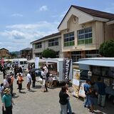 人口減少進む町に誘客を　「イソマチマルシェ」にぎわう　鹿沼