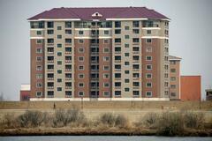 金氏、住宅政策で生活向上演出