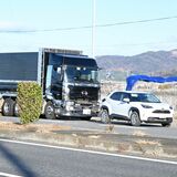 佐野の国道50号で多重事故　男性１人が死亡　一部区間で通行止め