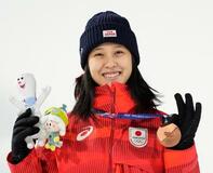 丸山希、ジャンプ女子「銅」
