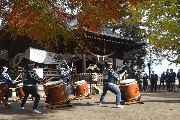 桜町二宮神社境内で披露された尊徳太鼓保存会による奉納演奏