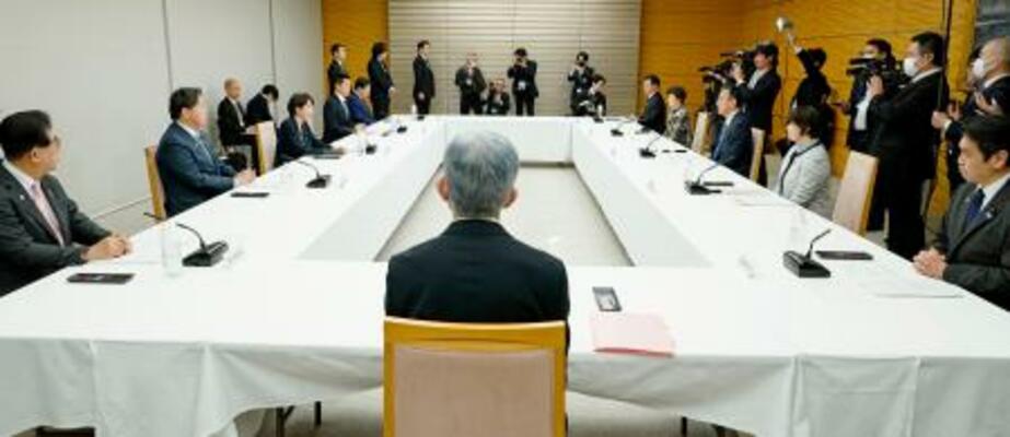 　首相官邸で開かれた犯罪被害者等施策推進会議＝１０日