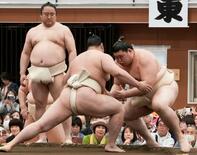 大の里、初のぶつかり稽古