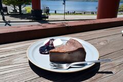 【食べた？】甘さと酸味のハーモニー　チョコレートチーズケーキ　TOKI珈琲店（日光）