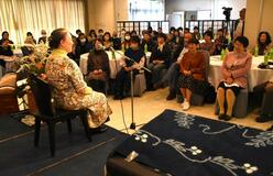 情感たっぷりに昔話　　