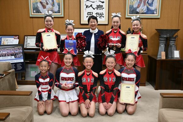 栃木市を訪れたメンバーら