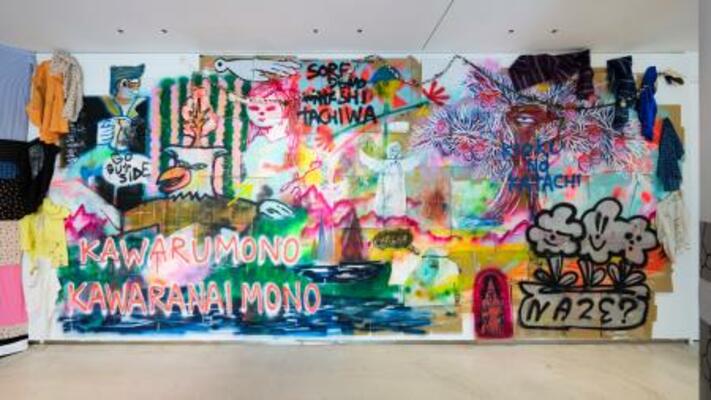 　個展タイトルの「変わるもの、変わらないもの」を表現したＮＡＺＥさんの新作＝東京・青山（ｐｈｏｔｏ（Ｃ）Ｓｈｕ　Ｎａｋａｇａｗａ）（提供写真）