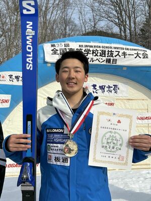 男子スーパー大回転に続き大回転も制した横尾（足大付）＝長野県の志賀高原ジャイアントスキー場