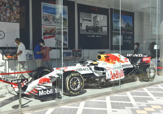 さくらテラスで展示が始まったＦ１マシーン