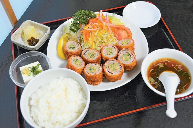 初代が考案し長年愛されるカツ餃子