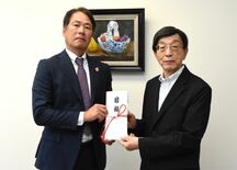 事件事故の被害者支援へ10万円寄付　生命保険県協会が12回目