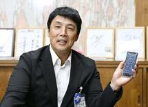スマホ１日２時間？「なぜ役所が決める」「憲法違反では」批判７割の条例案…
