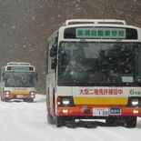 バス運転手50人、那須の雪道で研修　急ブレーキや坂道発進を体験