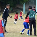 元Ｊリーガーが小学生100人直接指導　野木