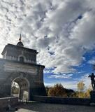 塔で個展 ２０年振り返る