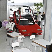 スーパーカー好きにはたまらない？　カフェ「ＭＡＣＣＨＩＮＡ」　宇都宮にきょうオープン