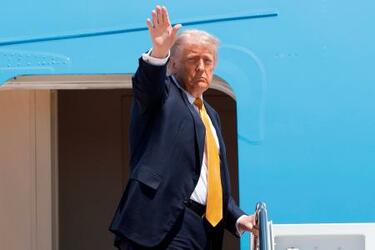 トランプ氏、２期目初訪中へ出発